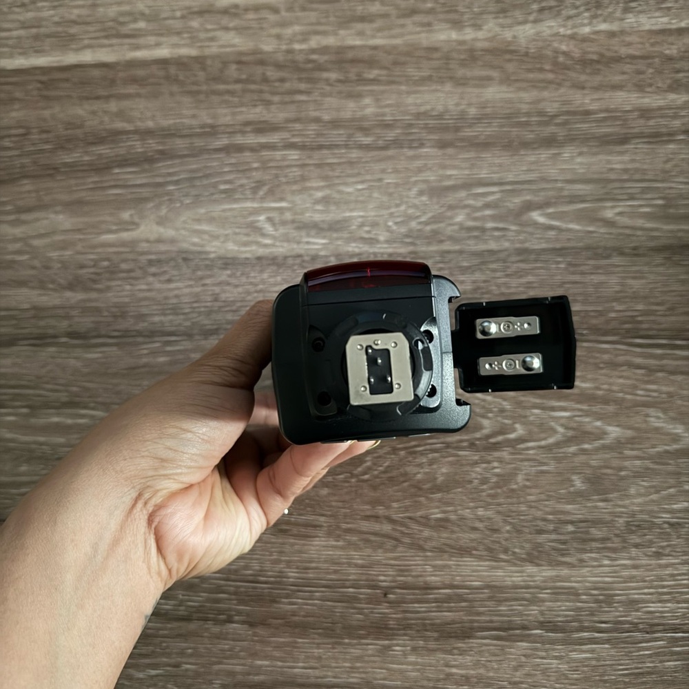 Black Camera Flash - Picture 6 of 13